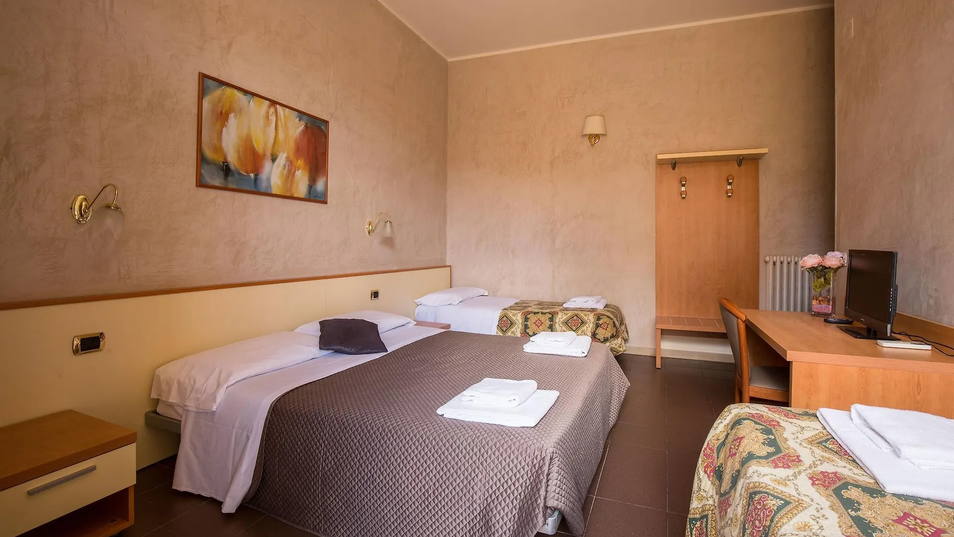 Hotel Angelica Florence 2*,  Italy
