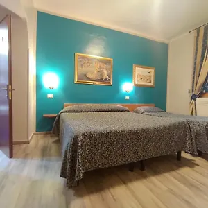 Santa Croce Otel